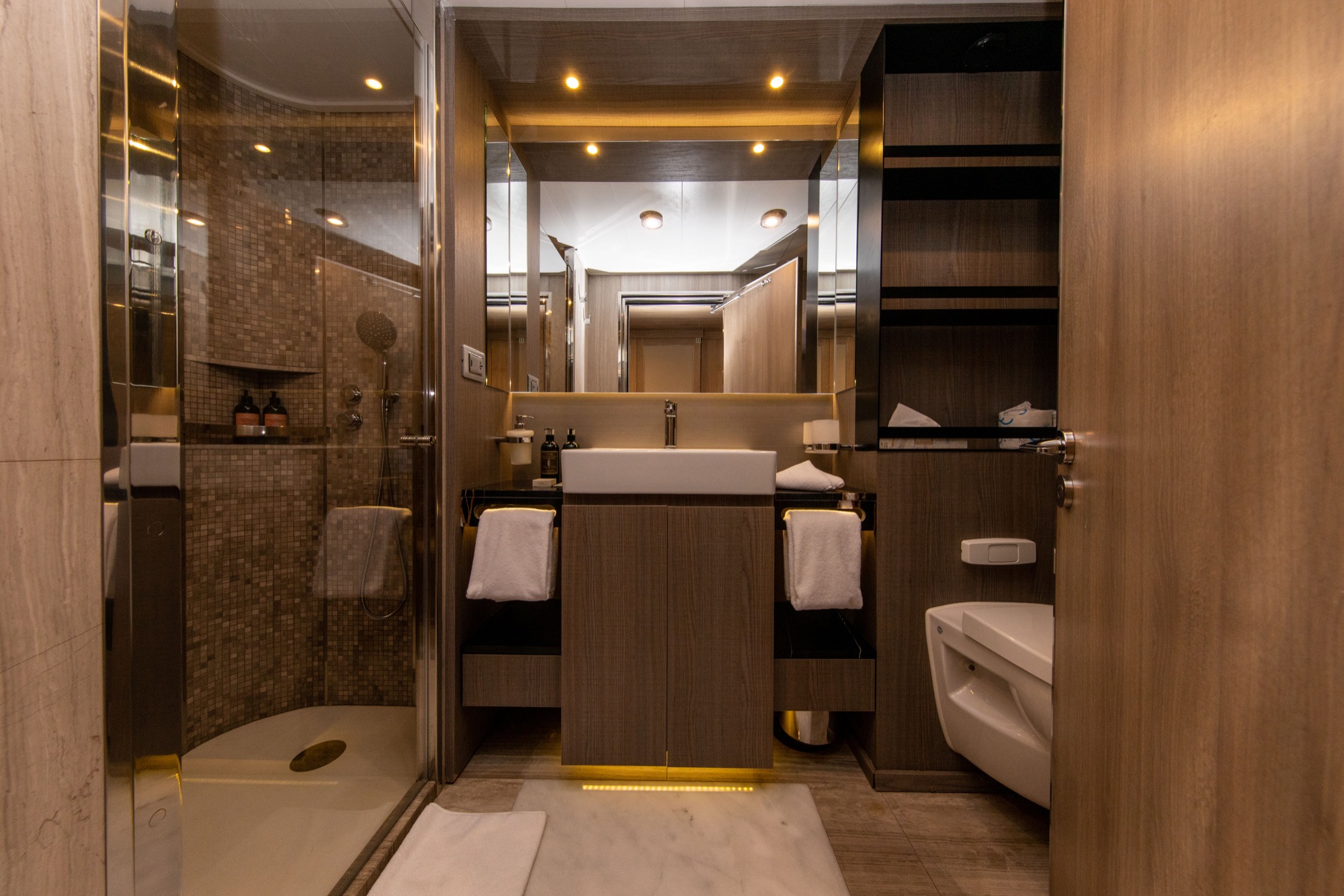 Quark Expeditions World Explorer Veranda Suite 3.jpg